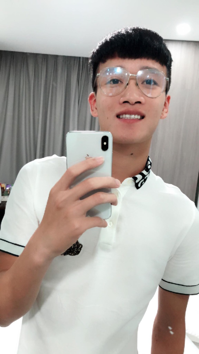 Nam thần U23 Việt Nam khoe t&oacute;c giống Park Seo-joon trong Itaewon Class: Tự nhận k&eacute;m sắc hơn nhưng vẫn cực đ&aacute;ng y&ecirc;u - Ảnh 2.