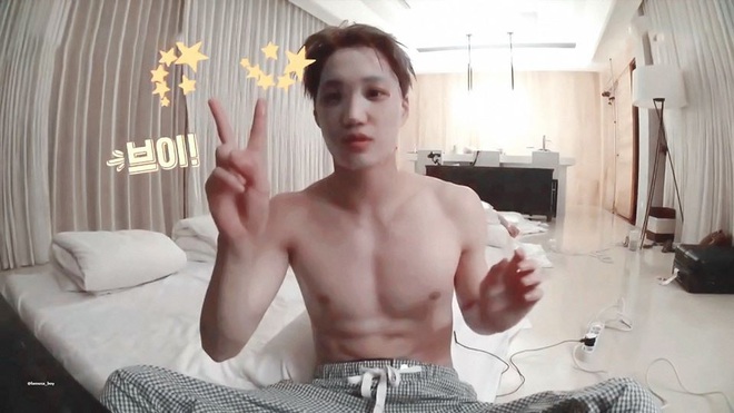 Idol nam dưỡng da khi đi show: Kai  (EXO) tranh thủ khoe múi, BTS nhí nhố đắp mặt nạ - Ảnh 2.