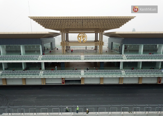 Cận cảnh đường đua F1 tại Hà Nội đang được gấp rút hoàn thành - Ảnh 1.