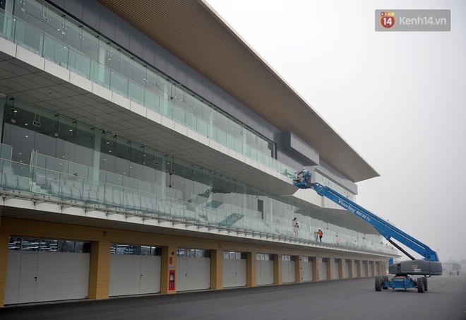 Cận cảnh đường đua F1 tại Hà Nội đang được gấp rút hoàn thành - Ảnh 4.