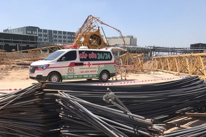 Danh t&iacute;nh 3 người tử vong v&igrave; rơi từ cẩu th&aacute;p xuống đất - Ảnh 1.