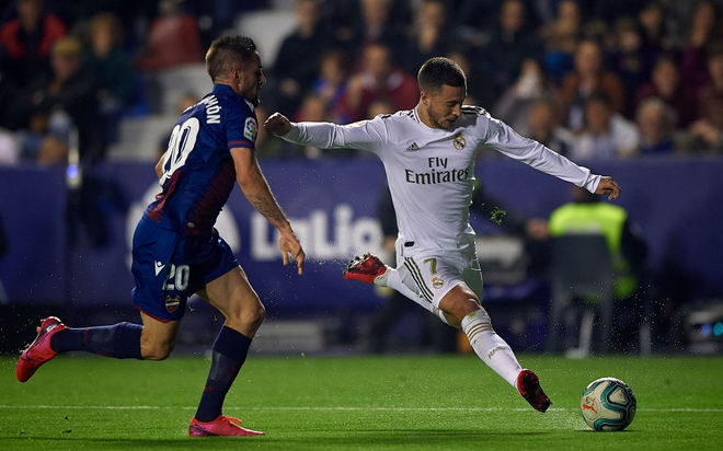 Real Madrid toang thật rồi: Vừa thua cay đắng và dâng ngôi đầu vào tay đại kình địch Barca, vừa mất ngôi sao thế chỗ Ronaldo ở trận đấu cực quan trọng sắp tới - Ảnh 3.