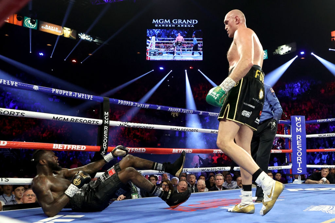 Hủy diệt không thương tiếc nhà vô địch bất bại, người khổng lồ cao 2m06 Tyson Fury giành đai thế giới trong màn so tài được cả làng boxing chờ đợi - Ảnh 5.