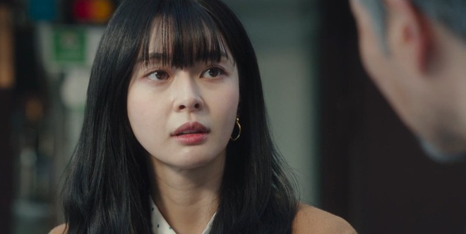 Tình đầu của Park Seo Joon ở Tầng Lớp Itaewon khiến hội chị em bực mình vì tông make up chó đốm ngộ nghĩnh - Ảnh 1.