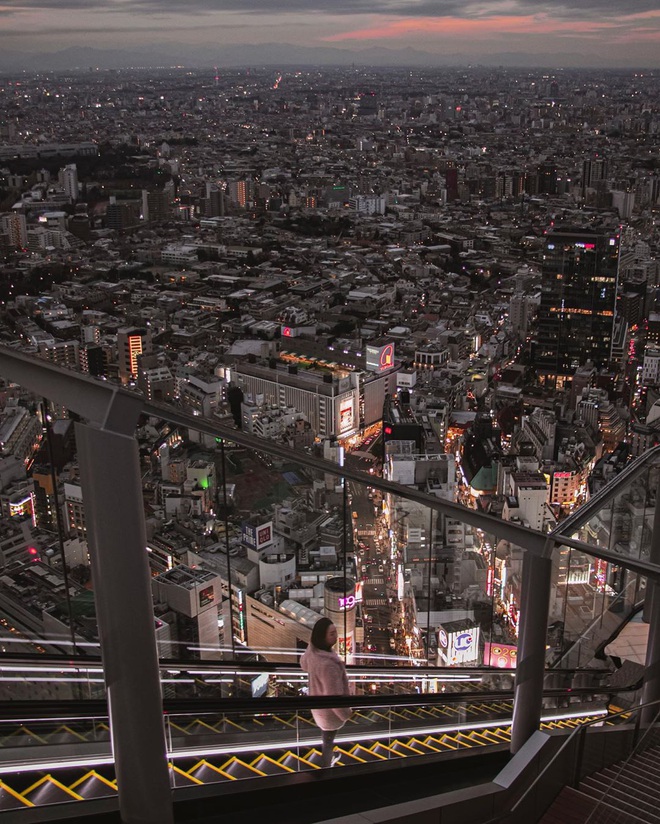 “Thang cuốn lên thiên đường” hot nhất Nhật Bản: hội mê chụp choẹt sẵn sàng chi bội tiền để chiêm ngưỡng toàn cảnh khu phố từ trên cao - Ảnh 13.