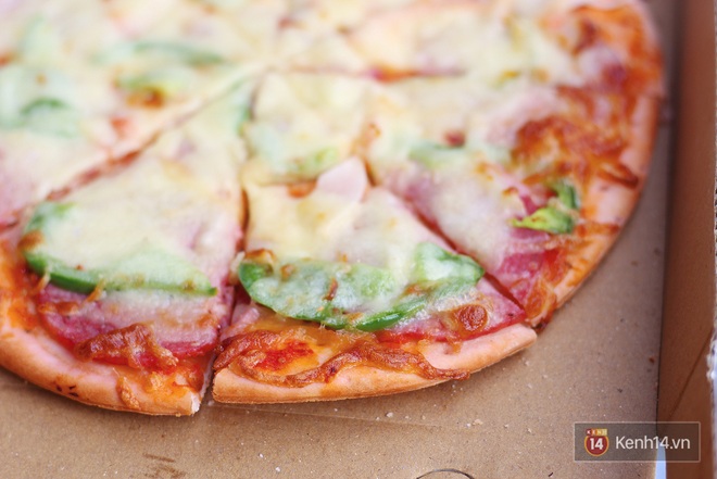 Cận cảnh món pizza thanh long ở Hà Nội: chưa bàn đến hương vị, riêng tinh thần giải cứu nông sản Việt đã ghi điểm rồi - Ảnh 2.