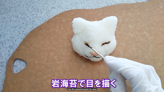 Youtuber người Nhật trổ tài trang trí cơm nắm cực nghệ, trông cưng thế này thì ai đành lòng ăn cơ chứ - Ảnh 13.
