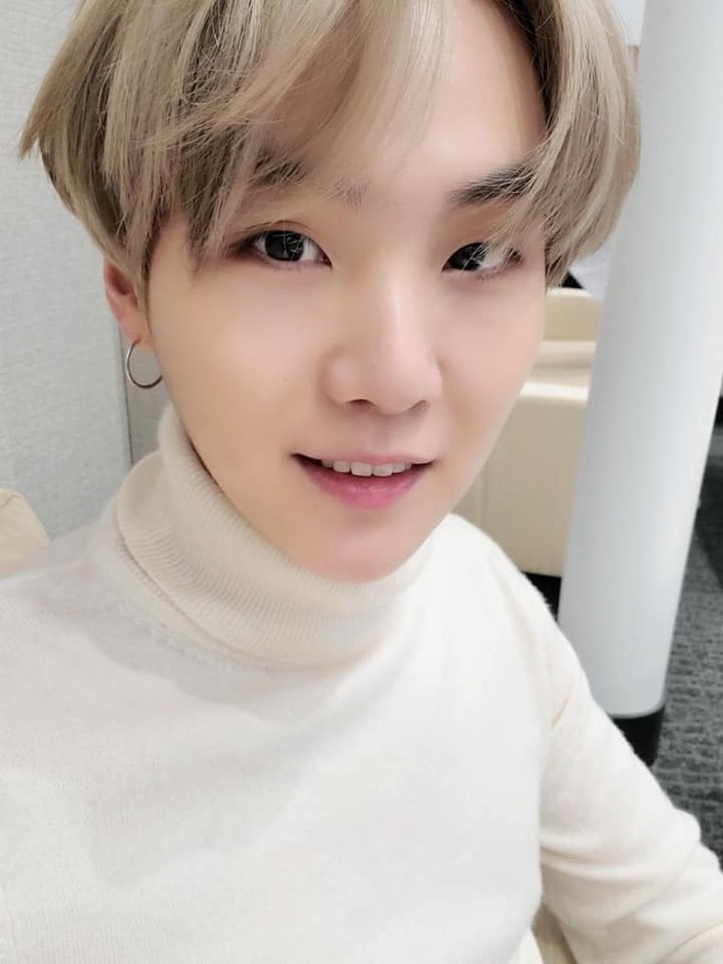 Quân đoàn trai đẹp BTS quyết quậy banh nóc để cản trở Jin selfie, ai ngờ nhan sắc thật lồ lộ trước camera - Ảnh 5.