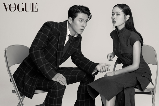 2 năm trước, Hyun Bin - Son Ye Jin đã có bộ ảnh chung đẹp quắn quéo, gây giật mình là bức hình giống hệt style Jeong Hyeok - Se Ri trong phim - Ảnh 4.