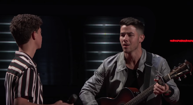 The Voice US: Blake Shelton đưa một chú cún cực yêu ra đối đầu với Nick Jonas - Ảnh 4.