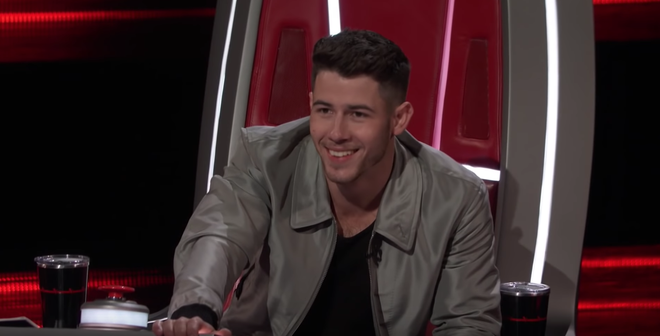 The Voice US: Blake Shelton đưa một chú cún cực yêu ra đối đầu với Nick Jonas - Ảnh 11.