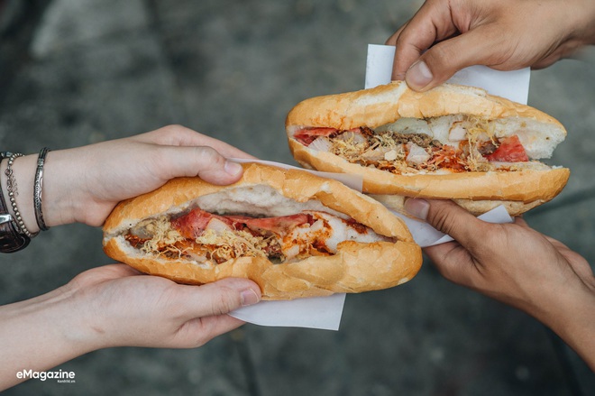 Bị 20 khách Hàn chê là mấy mẩu bánh mì, dân tình rần rần minh oan cho món street-food lừng danh của Việt Nam - Ảnh 3.