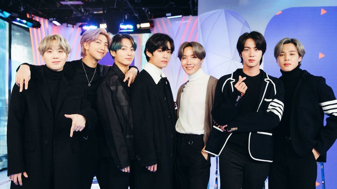 BTS gửi lời nhắn đến chính mình 7 năm sau: V muốn cao trên 1m8, Jin mong đầu gối vẫn hoạt động tốt - Ảnh 2.