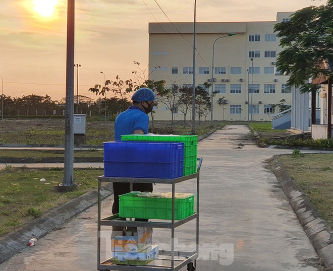 Có gì trong suất ăn phục vụ người cách ly phòng Covid-19 tại Hải Phòng? - Ảnh 10.