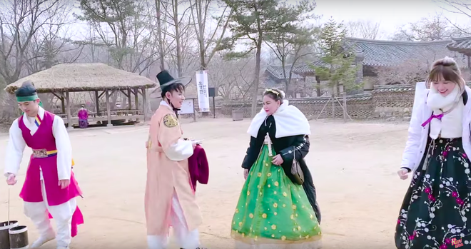Dàn sao Bố Già bỗng đồng loạt “ném gỗ lên trời” trong vlog mới của Hari Won, hoá ra là chơi một trò bói đặc biệt của Hàn Quốc - Ảnh 10.