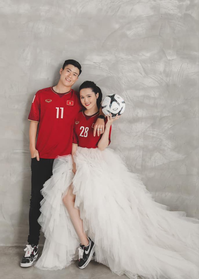 Duy Mạnh - Quỳnh Anh lại khiến các fan thổn thức với nụ hôn ngọt lịm và đầy lãng mạn khi chụp ảnh cưới - Ảnh 3.