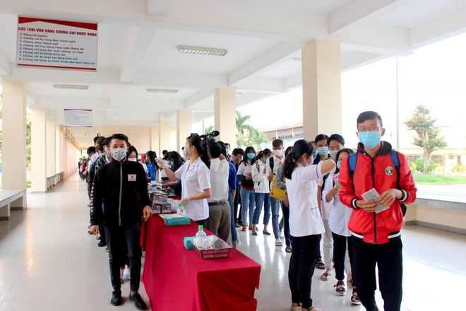 Một trường Đại học ở phía Nam cho sinh viên nghỉ hẳn 6 tuần, đến hết 8/3 để phòng dịch do virus Corona! - Ảnh 1.