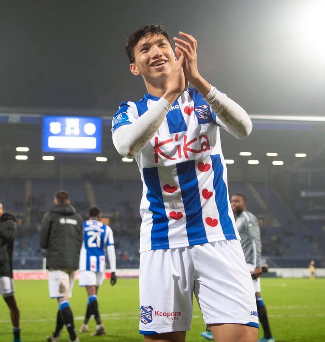 Văn Hậu đá trọn 90 phút trong chiến thắng của đội U23 Heerenveen - Ảnh 2.