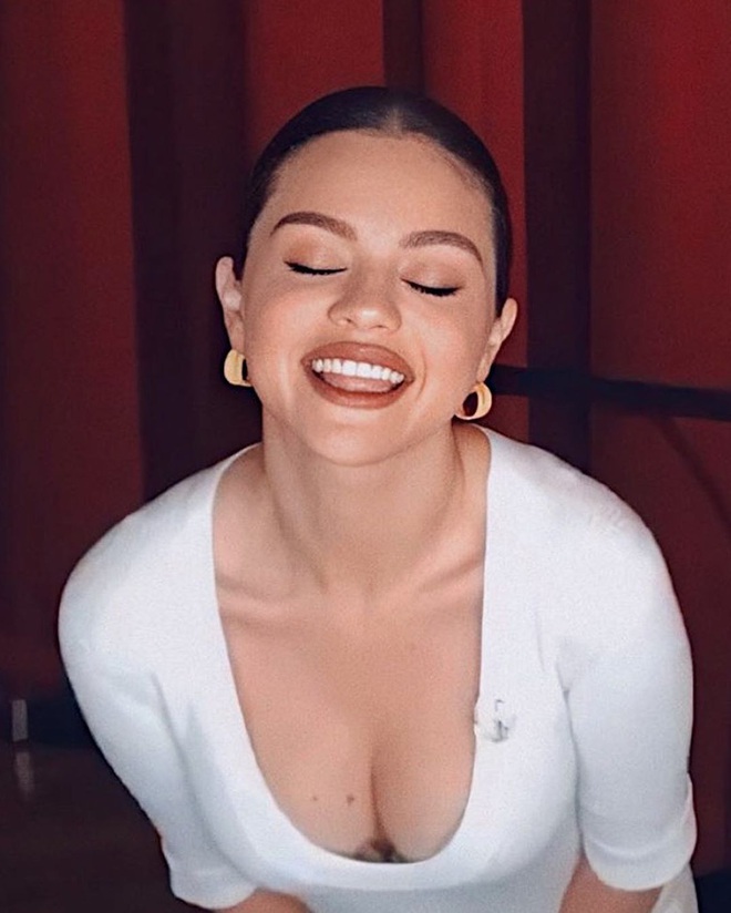 Selena Gomez ra mắt thương hiệu mỹ phẩm ri&ecirc;ng v&agrave;o m&ugrave;a h&egrave; n&agrave;y, nghe xong t&ecirc;n v&agrave; th&ocirc;ng điệp ai cũng phải trầm trồ - Ảnh 3.