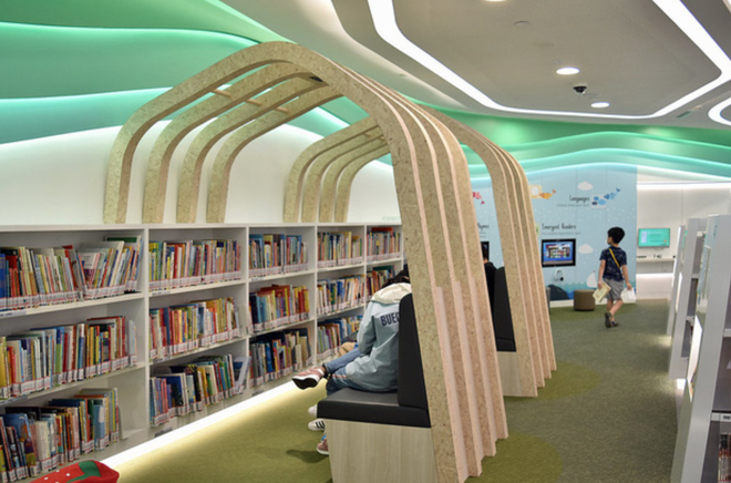 Qu&ecirc;n những địa điểm check in đ&atilde; qu&aacute; quen thuộc đi, trend mới khi đến Singapore l&agrave; phải sống ảo ở thư viện mới chuẩn nh&eacute;! - Ảnh 15.