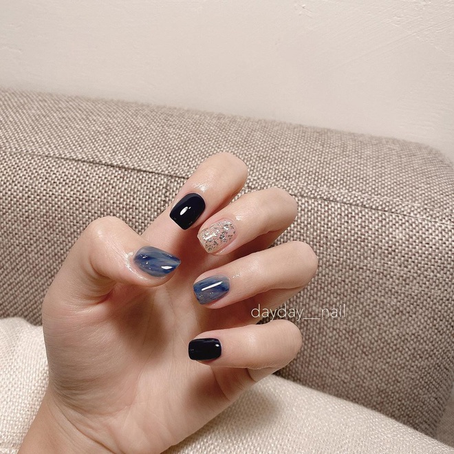 Màu nail xanh cổ điển classic blue đang được lăng xê rần rần ...