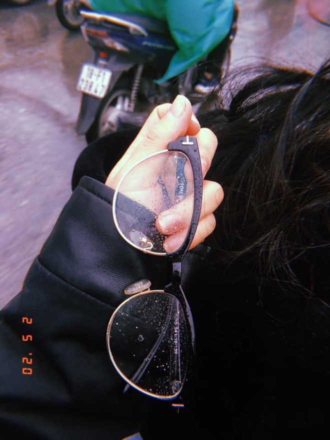Khổ nhất những ng&agrave;y mưa nồm ch&iacute;nh l&agrave; hội cận thị: Kh&ocirc;ng đeo k&iacute;nh chẳng thấy đường m&agrave; đeo rồi vẫn c&oacute; mắt như m&ugrave; lu&ocirc;n - Ảnh 9.