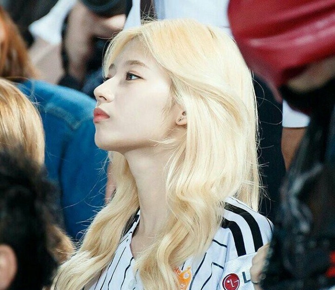 D&agrave;n idol Kpop sở hữu đường cằm sắc như lưỡi dao xi&ecirc;n thẳng v&agrave;o tr&aacute;i tim: To&agrave;n nam thần, 3 mỹ nh&acirc;n lọt top l&agrave; ai? - Ảnh 21.