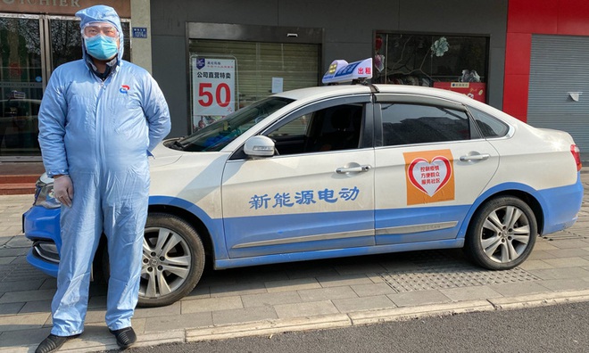  Taxi từ thiện giữa t&acirc;m dịch Vũ H&aacute;n  - Ảnh 1.