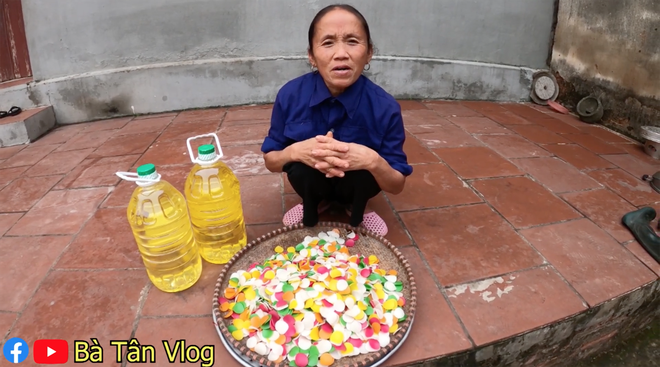 Góc đếm sạn: Bà Tân tuyên bố làm nia phồng tôm 7 màu khổng lồ nhưng sao dân mạng soi ra lại chỉ có 5 màu thế này? - Ảnh 1.