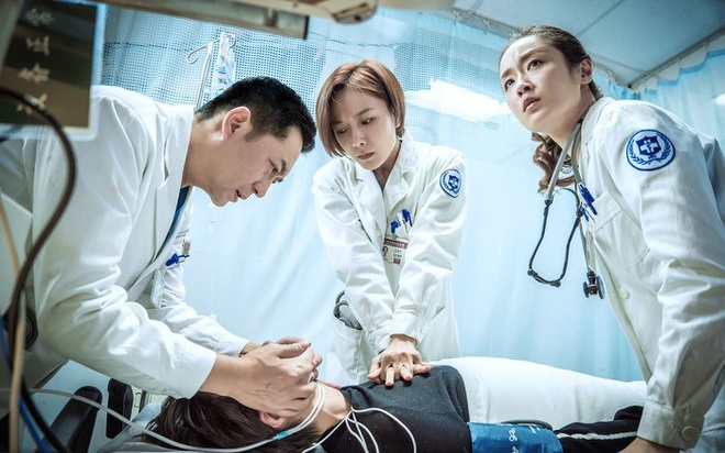 Giữa lúc cả thế giới phòng chống dịch Corona, bộ phim y khoa Trung Quốc bỗng nổi lên gây bão như cồn vì gợi nhớ hoàn cảnh hiện tại! - Ảnh 6.