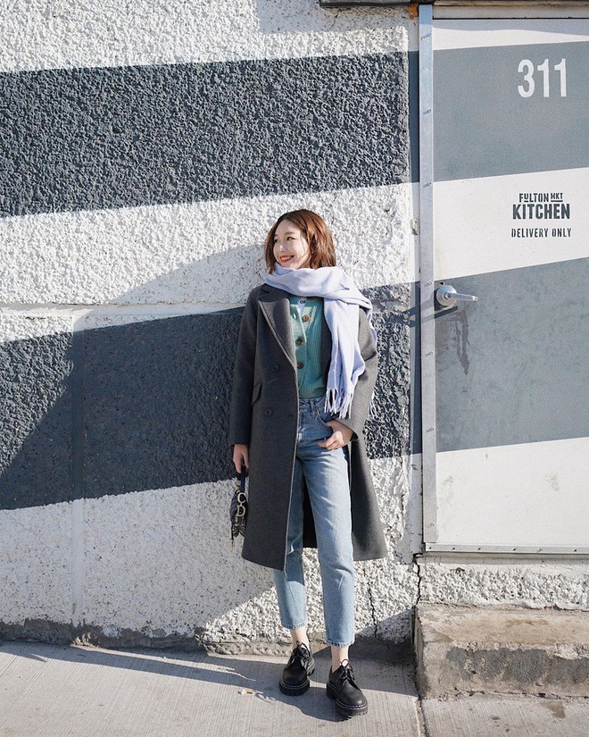 Hội s&agrave;nh mặc ch&acirc;u &Aacute; đang rần rần diện quần jeans với gi&agrave;y Oxford, bạn kh&ocirc;ng biết l&agrave; thiệt mất bao set đồ đẹp - Ảnh 9.