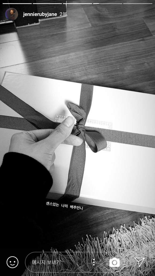 Hot nhất MXH Hàn hôm nay: Tình bạn của tiểu thư nhà YG Jennie và nữ thần SM Irene, choáng khi kéo đến ảnh chụp chung - Ảnh 3.