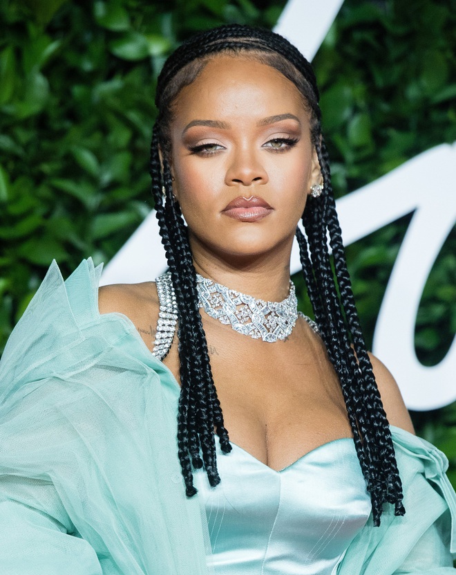 Fan thiết tha hỏi về album mới, Rihanna cũng tha thiết trả lời xong khiến hàng triệu người tuột mood không phanh - Ảnh 4.