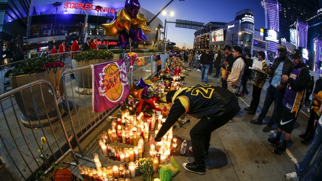 Công bố chính thức về lễ tưởng niệm huyền thoại Kobe Bryant sau vụ tai nạn chấn động: Rùng mình ý nghĩa ngày tổ chức lễ - Ảnh 2.