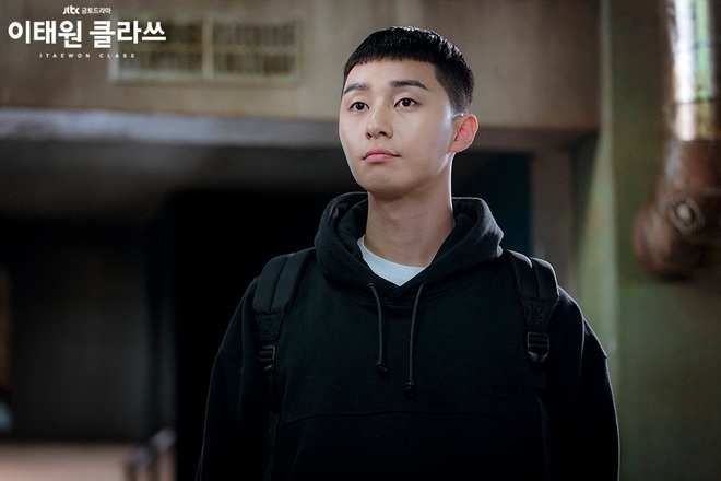 Park Seo Joon lên máu chạm trán kẻ thù giết cha, suýt ăn thêm cuốn lịch ở tập 3 Tầng Lớp Itaewon - Ảnh 1.