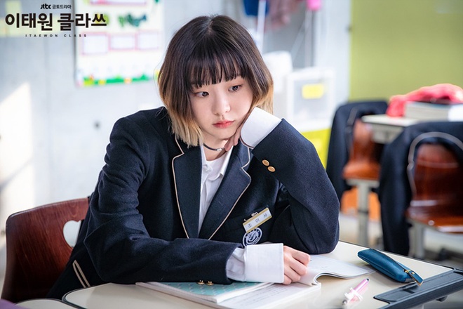 Nữ chính độc đủ đường của Park Seo Joon ở Tầng Lớp Itaewon: Bùng nổ độ điên với IQ 162, mở miệng là đòi trái đất bay màu - Ảnh 1.