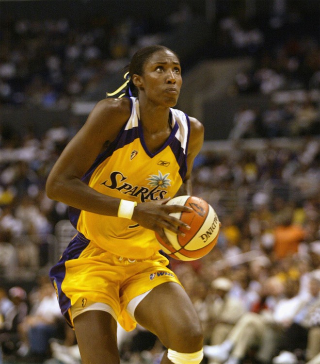 Trận đấu 101 điểm của huyền thoại WNBA và câu chuyện kỷ lục còn mãi dang dở - Ảnh 1.