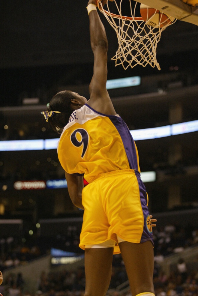 Trận đấu 101 điểm của huyền thoại WNBA và câu chuyện kỷ lục còn mãi dang dở - Ảnh 4.