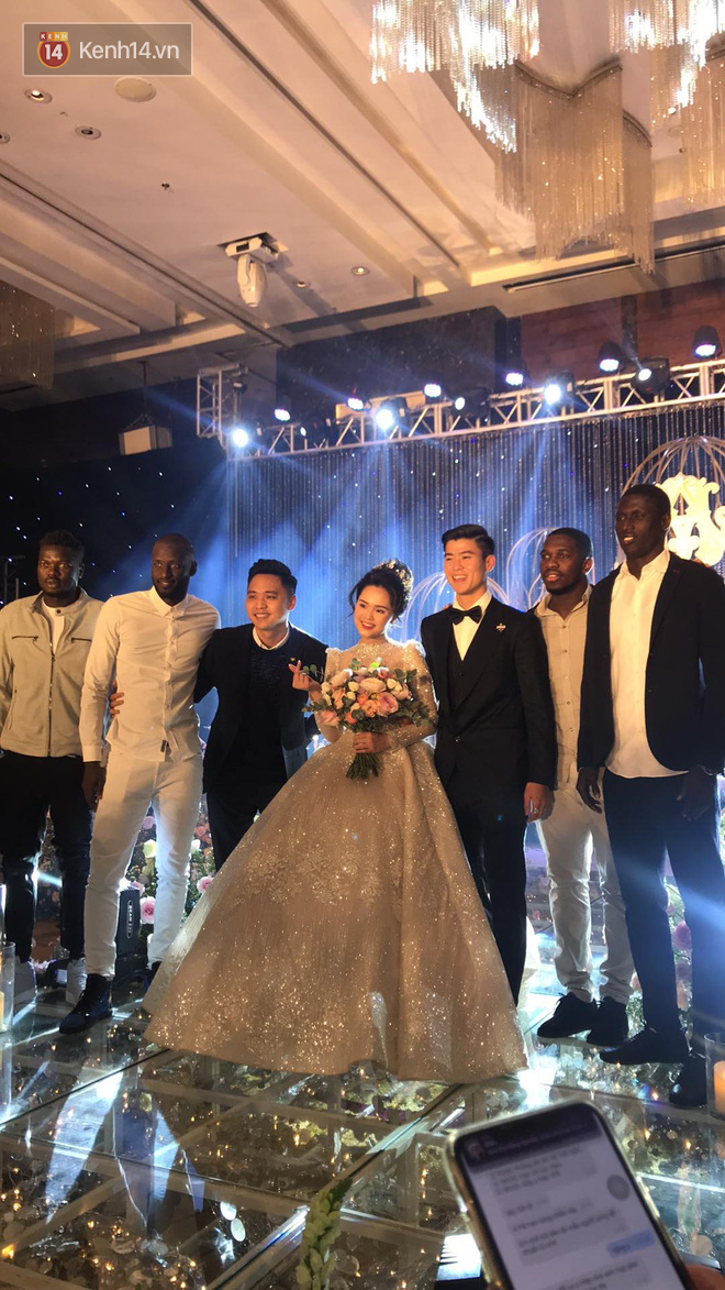 Dàn khách mời ở đám cưới Quỳnh Anh - Duy Mạnh: Toàn gương mặt trai xinh gái đẹp, dress code trắng đen nguyên team - Ảnh 12.