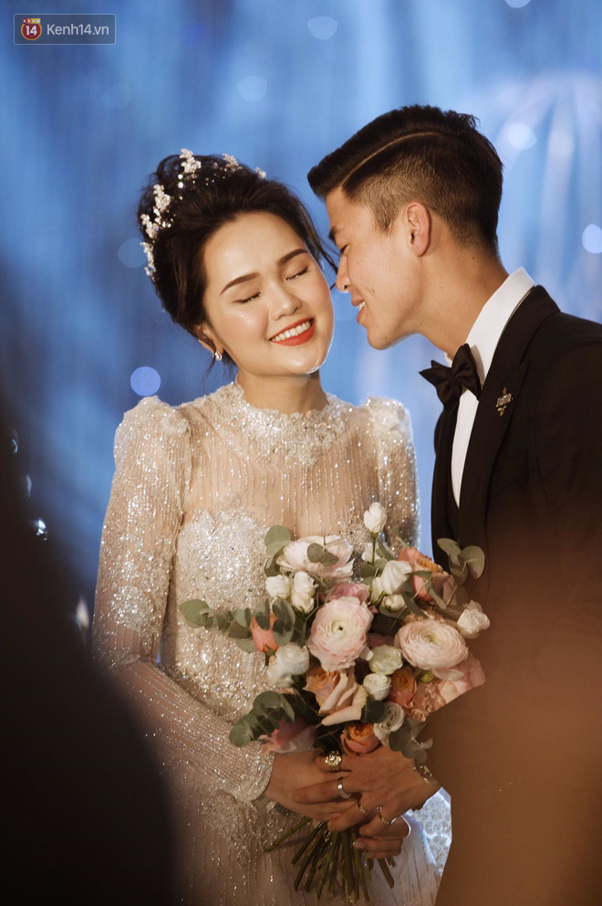 Loạt khoảnh khắc đẹp nức nở trong đám cưới Quỳnh Anh - Duy Mạnh: Cổ tích của công chúa và hoàng tử thật rồi! - Ảnh 9.