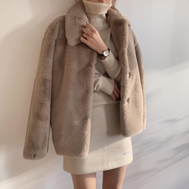 Trời lại chuyển lạnh v&agrave; đ&acirc;y l&agrave; 4 kiểu trang phục m&agrave; bạn cần cảnh gi&aacute;c nếu kh&ocirc;ng muốn m&igrave;nh tr&ocirc;ng &uacute; na &uacute; nần - Ảnh 4.