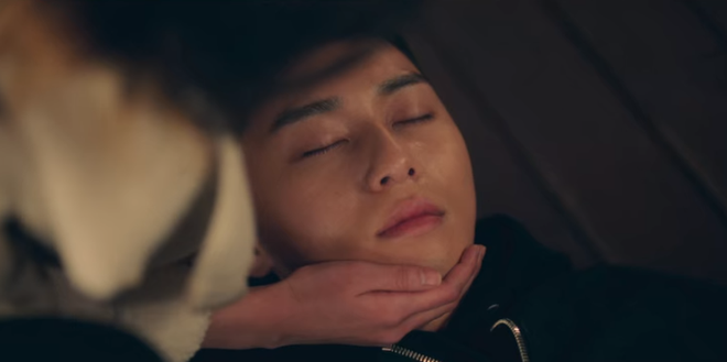 Park Seo Joon bị g&aacute;i hư cướp nụ h&ocirc;n đầu, tỉnh dậy c&ograve;n tưởng m&igrave;nh gặp &aacute;c mộng ở tập 4 Tầng Lớp Itaewon - Ảnh 14.
