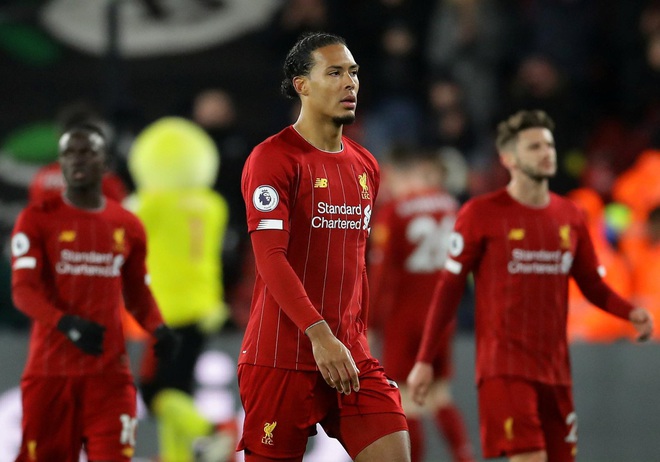 Liverpool thảm bại khó tin trước đội bóng trong nhóm cuối bảng, mất cơ hội phá một loạt kỷ lục và chiếc cúp vàng Ngoại hạng Anh - Ảnh 1.