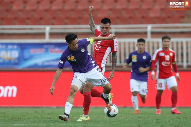 HLV CLB H&agrave; Nội vui v&igrave; h&oacute;a giải th&agrave;nh c&ocirc;ng cặp Messi, Ronaldo của TP.HCM, lo ngại Duy Mạnh chấn thương nặng - Ảnh 13.