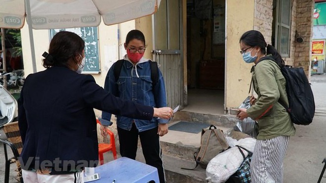 Khai b&aacute;o y tế bắt buộc tại k&yacute; t&uacute;c x&aacute; Đại học Kinh tế Quốc d&acirc;n - Ảnh 3.