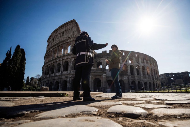 Italy sau lệnh phong tỏa: Cuộc sống chững lại, người dân cảm thấy sốc nhưng du khách vẫn muốn trải nghiệm khung cảnh im ắng lạ thường - Ảnh 15.