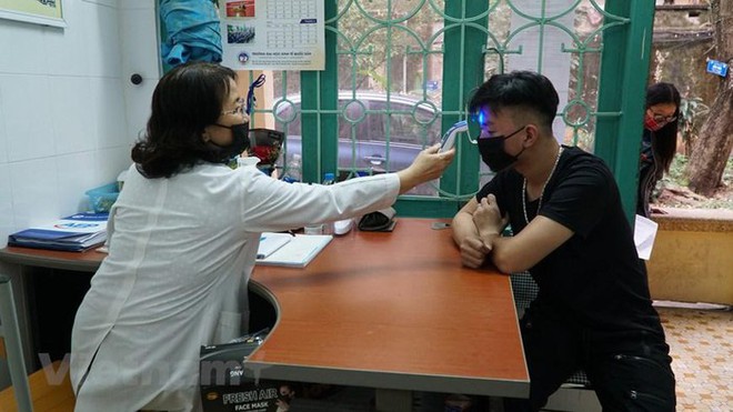 Khai b&aacute;o y tế bắt buộc tại k&yacute; t&uacute;c x&aacute; Đại học Kinh tế Quốc d&acirc;n - Ảnh 7.