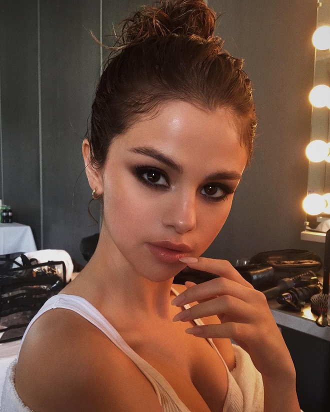 Selena Gomez - Giáo chủ tóc đẹp của Hollywood: Tóc ngắn hay dài đều xinh khó cưỡng, 5 lần 7 lượt gây sốt với đỉnh cao visual - Ảnh 12.