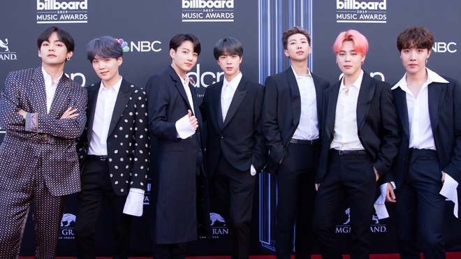 C&ocirc;ng bố doanh thu ngh&igrave;n tỷ của 4 &ocirc;ng lớn Kpop 2019: Big Hit đ&uacute;ng l&agrave; qu&aacute;i vật, khi SM ổn định th&igrave; YG đ&aacute;ng b&aacute;o động - Ảnh 10.