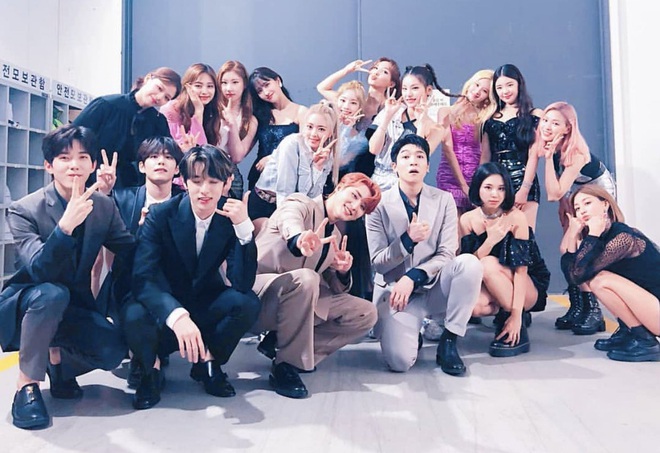 C&ocirc;ng bố doanh thu ngh&igrave;n tỷ của 4 &ocirc;ng lớn Kpop 2019: Big Hit đ&uacute;ng l&agrave; qu&aacute;i vật, khi SM ổn định th&igrave; YG đ&aacute;ng b&aacute;o động - Ảnh 14.